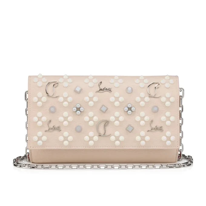 Paloma – Wallet on a Chain – Grained Calf Leather and Spikes Loubinthesky – Leche Paloma – Wallet on a Chain – Grained Calf Leather and Spikes Loubinthesky – Leche