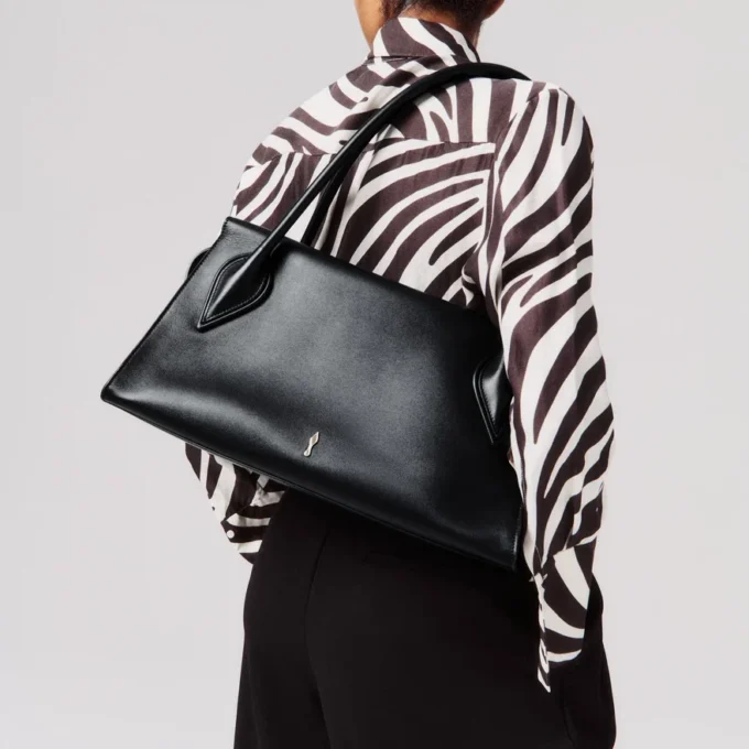 Venus – Shoulder Bag – Calf Leather – Black
